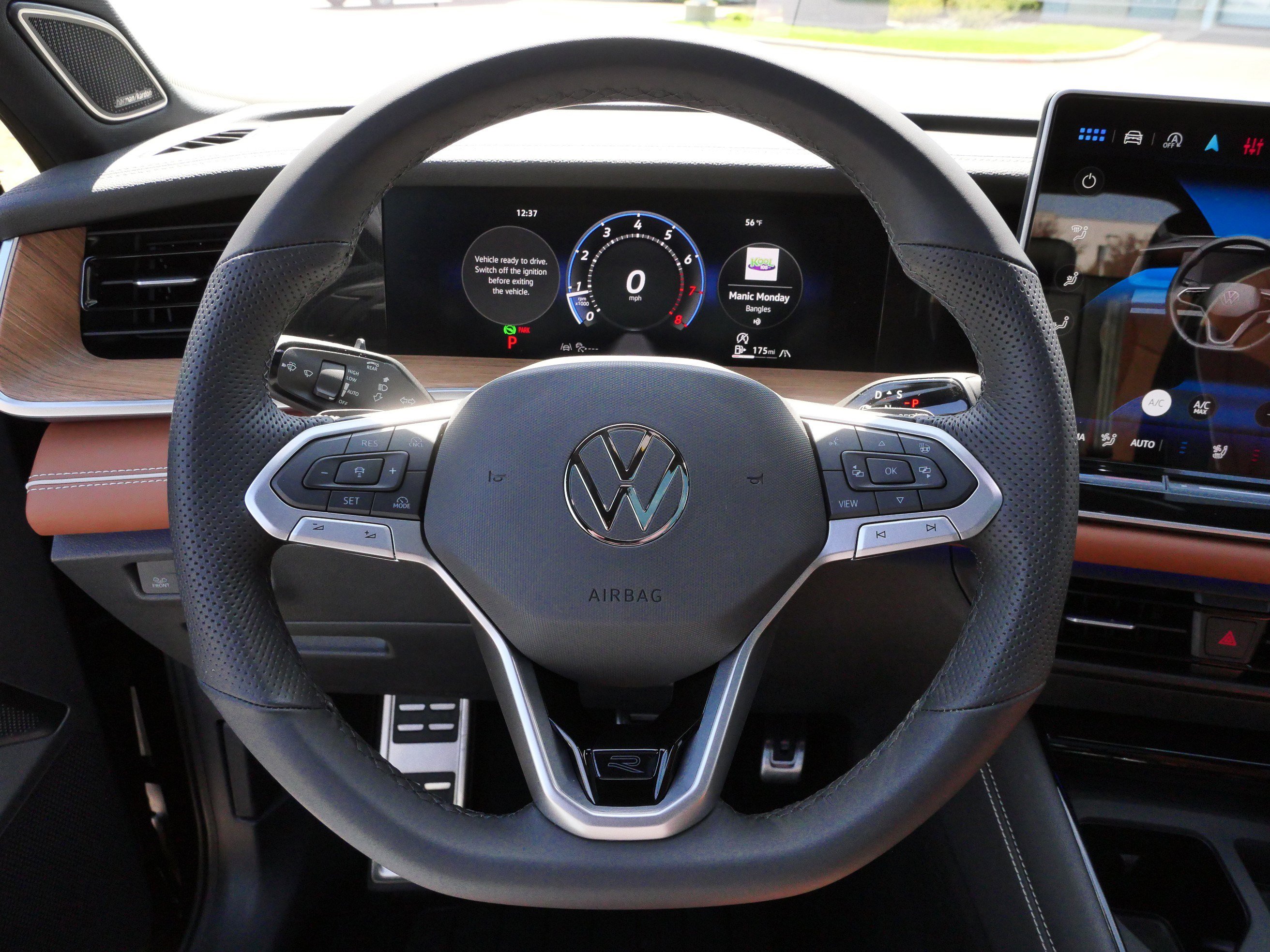 Certified 2026 Volkswagen Tiguan SEL R-Line AWD/4WD image 27