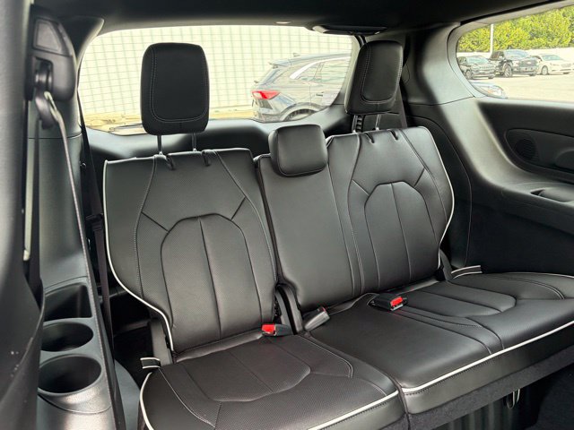 New 2026 Chrysler Pacifica Limited FWD image 36