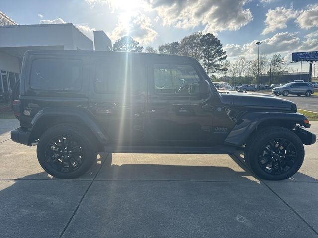 Used 2025 Jeep Wrangler Unlimited Sahara w/ Safety Group AWD/4WD image 8