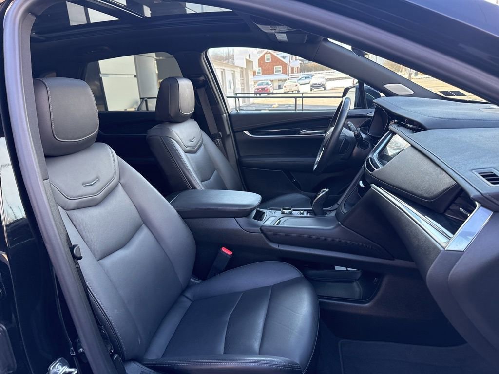Used 2025 Cadillac XT5 Premium Luxury image 32
