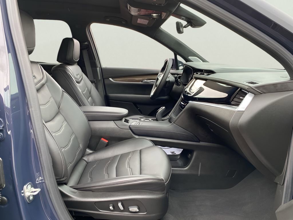 Certified 2024 Cadillac XT6 Premium Luxury w/ Platinum Package image 21