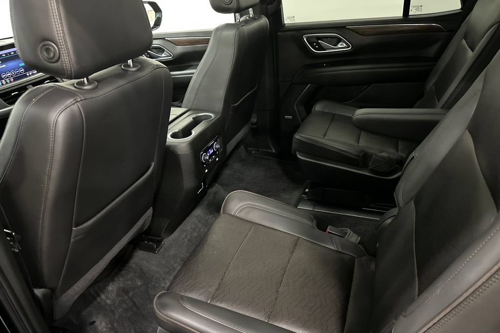 Used 2021 Chevrolet Tahoe High Country w/ Premium Package RWD image 13