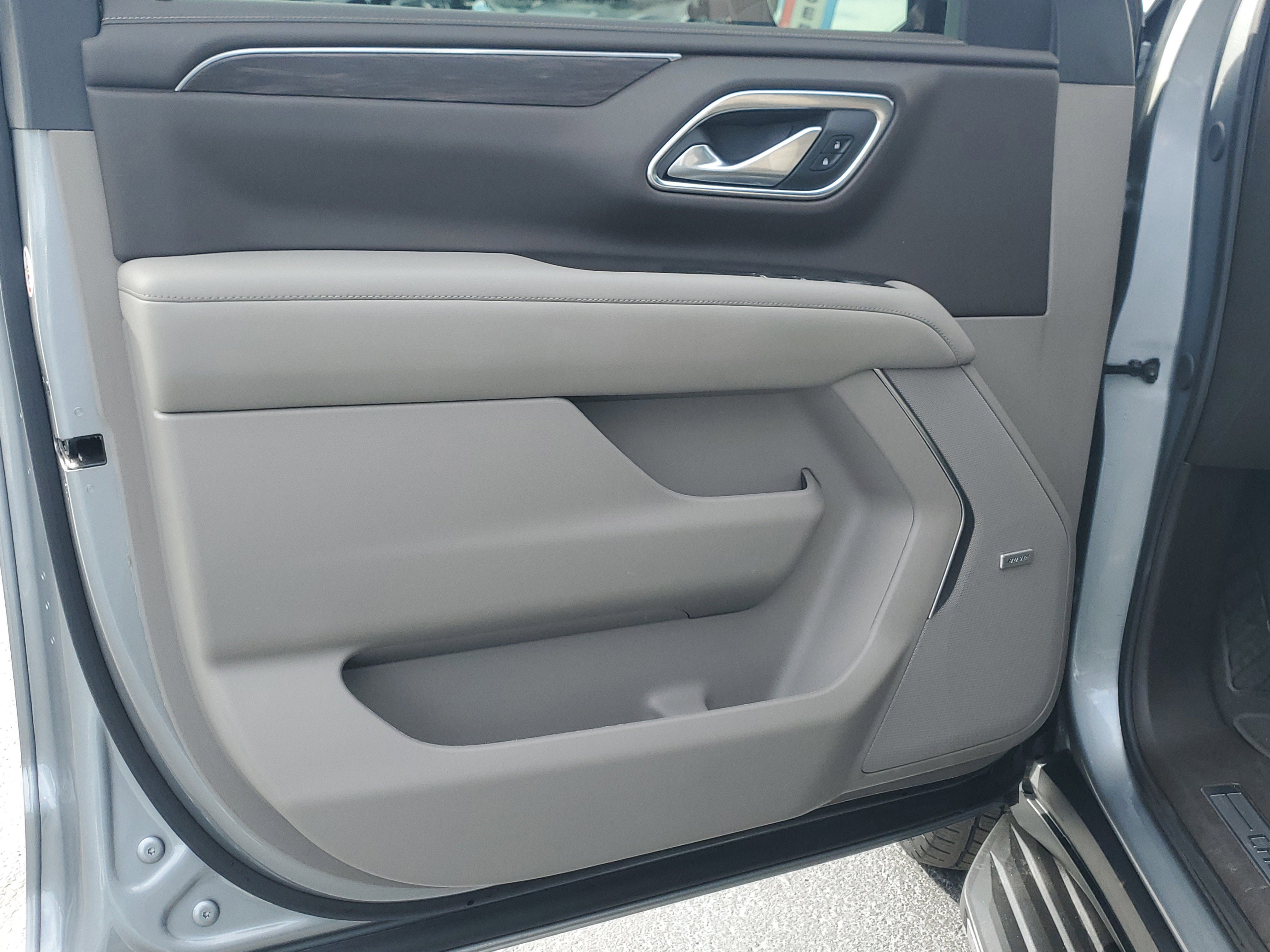 Used 2024 Chevrolet Tahoe LT w/ LT Signature Package image 21