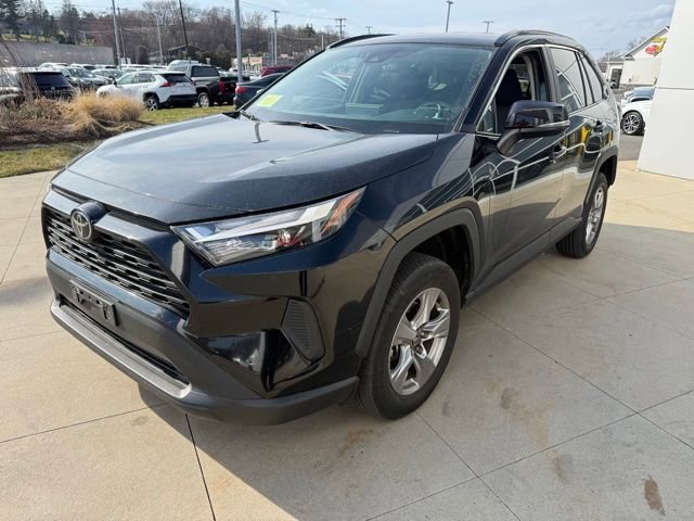Used 2025 Toyota RAV4 XLE image 3