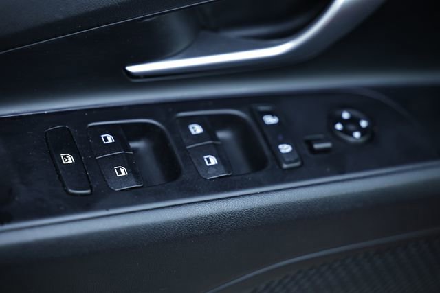 Used 2023 Hyundai Elantra SEL w/ Preferred Accessory Package image 15