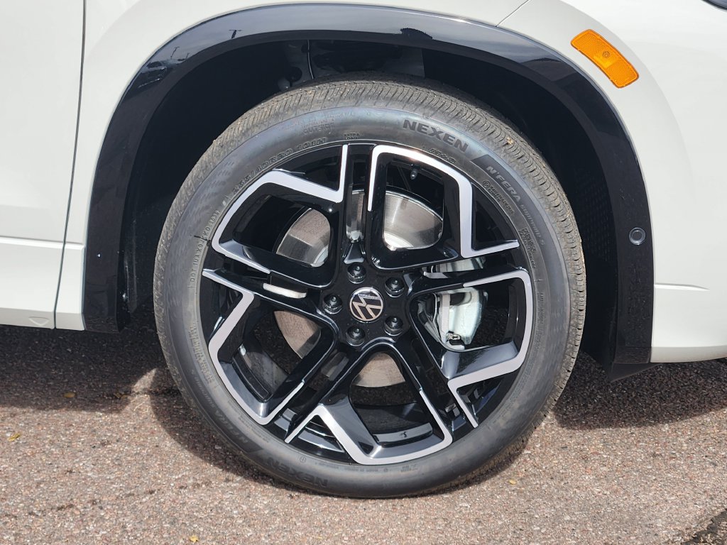 New 2027 Volkswagen Tiguan SEL R-Line AWD/4WD image 29