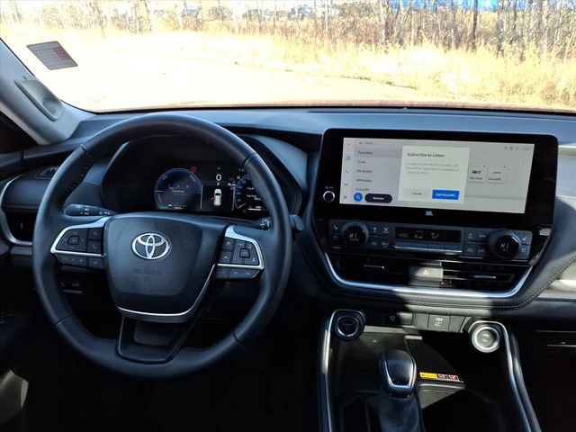 Used 2024 Toyota Grand Highlander Limited image 16