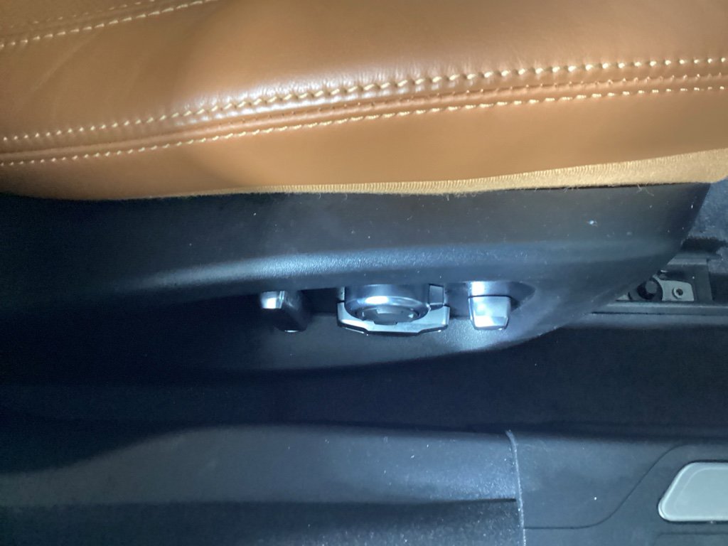 Used 2020 Jaguar XE R-Dynamic S image 9