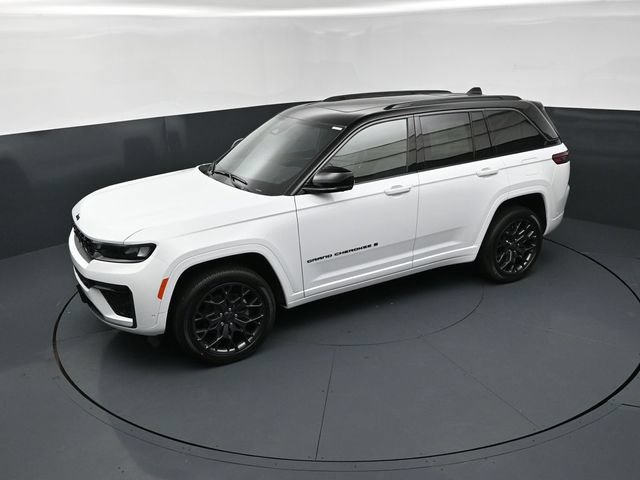 New 2026 Jeep Grand Cherokee Summit w/ Obsidian Package AWD/4WD image 14