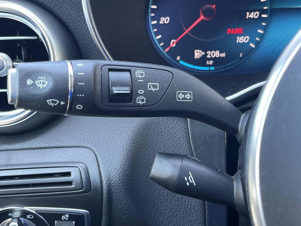 Used 2022 Mercedes-Benz GLC 300 image 30