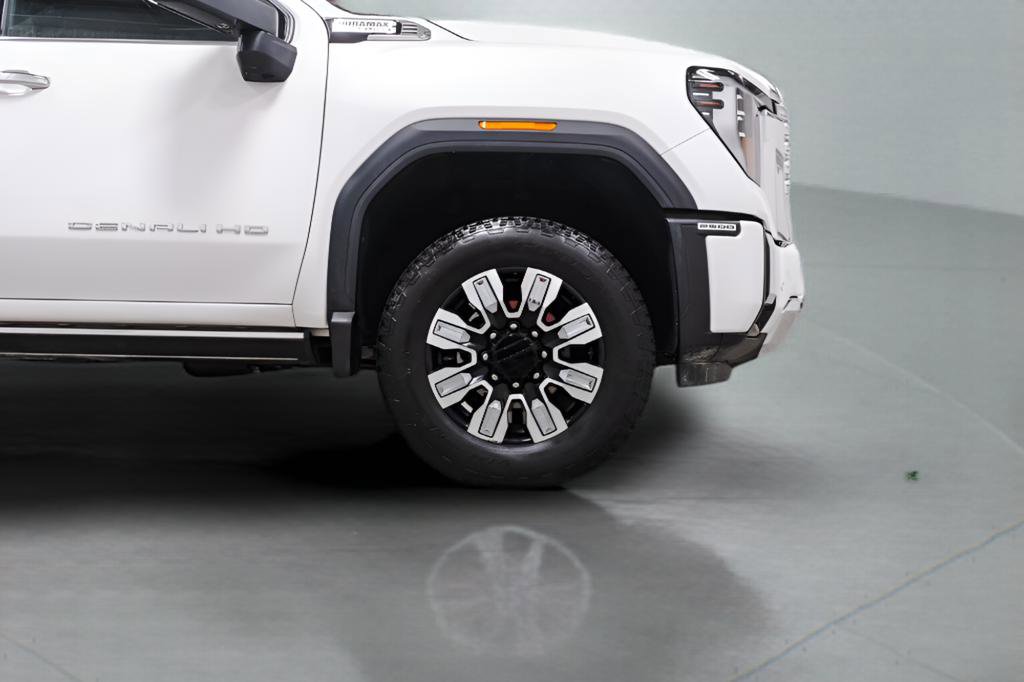 Used 2025 GMC Sierra 2500 Denali w/ Denali Reserve Package AWD/4WD image 7