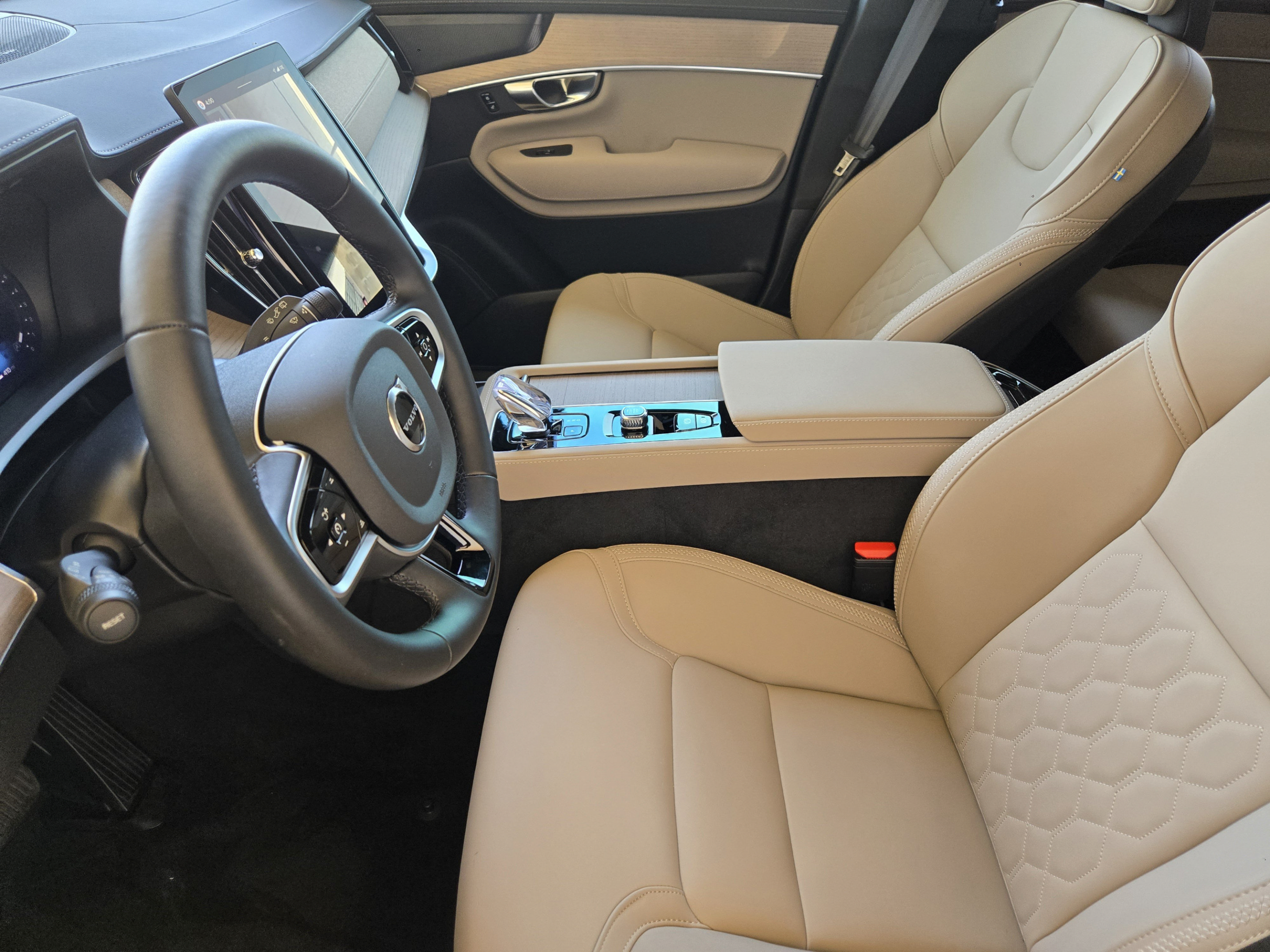 Certified 2026 Volvo XC90 B6 Plus w/ Protection Package Premier AWD/4WD image 11