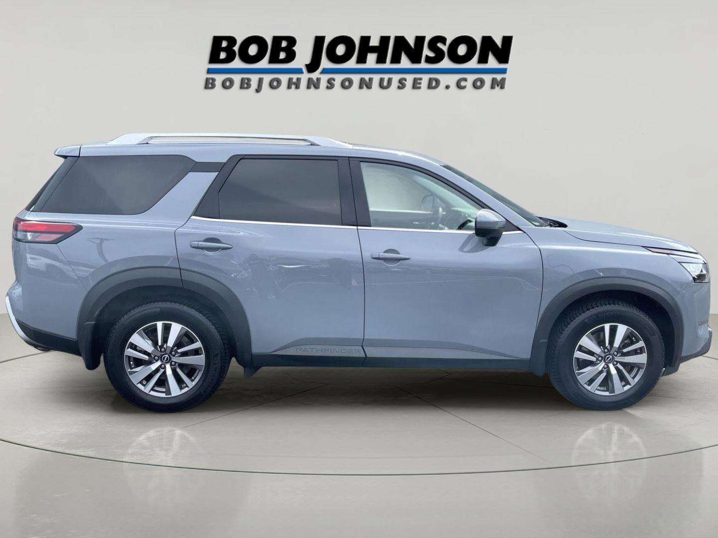 Used 2022 Nissan Pathfinder SL AWD/4WD image 2