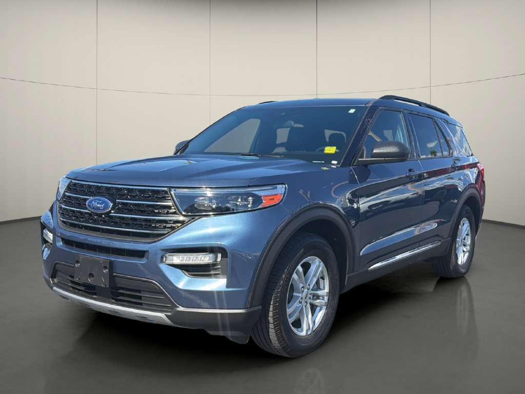 Used 2020 Ford Explorer XLT w/ Equipment Group 202A AWD/4WD image 3