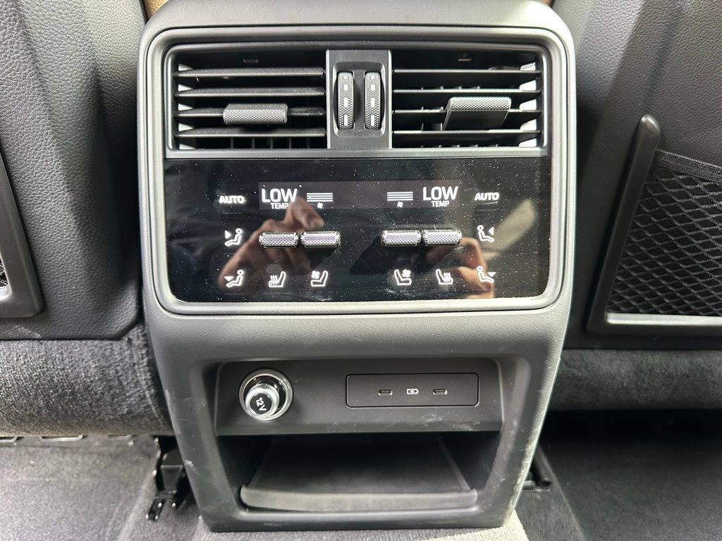 Certified 2025 Porsche Cayenne S AWD/4WD image 44