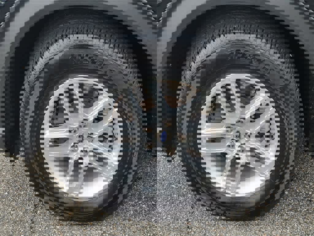 Used 2025 Ford Explorer Active image 10