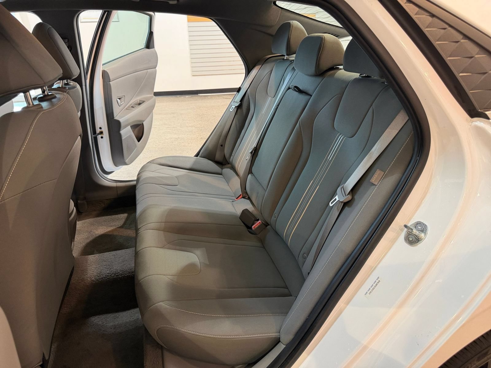 Used 2025 Hyundai Elantra SEL FWD image 40