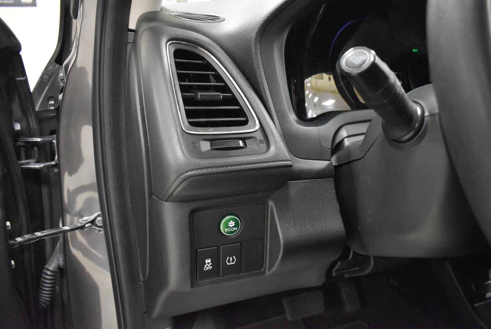 Used 2018 Honda HR-V EX image 61