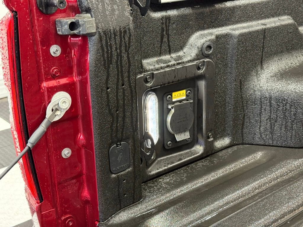 New 2025 Ford Maverick Lariat w/ Black Appearance Package image 5