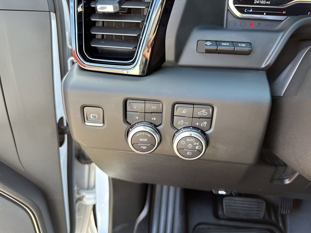 Used 2024 GMC Sierra 2500 AT4 w/ AT4 Premium Plus Package image 31