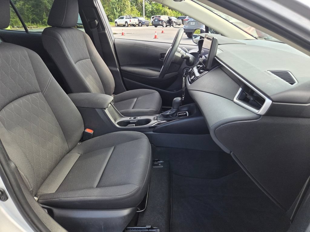 Used 2025 Toyota Corolla LE FWD image 15