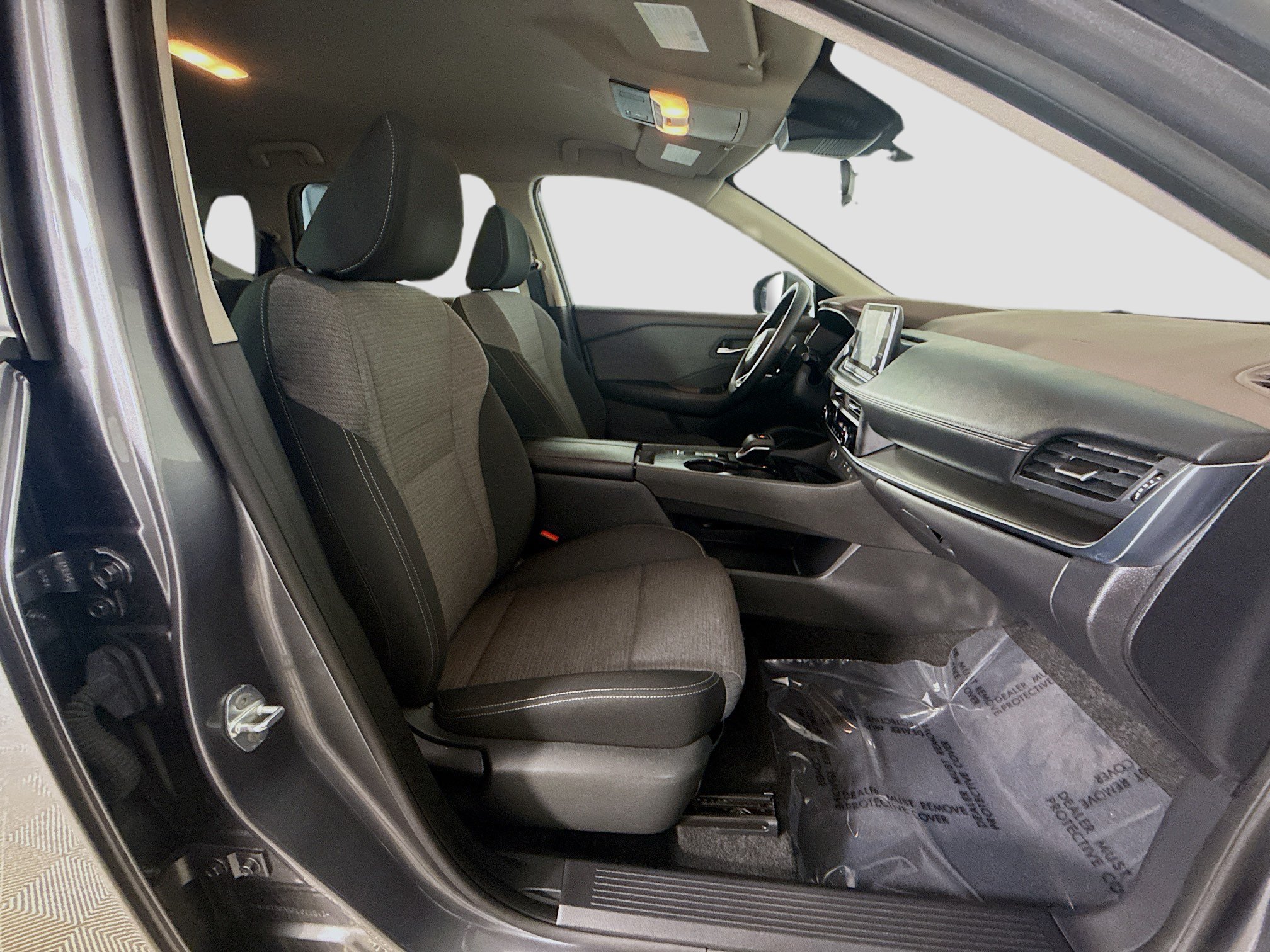 Used 2023 Nissan Rogue SV FWD image 29