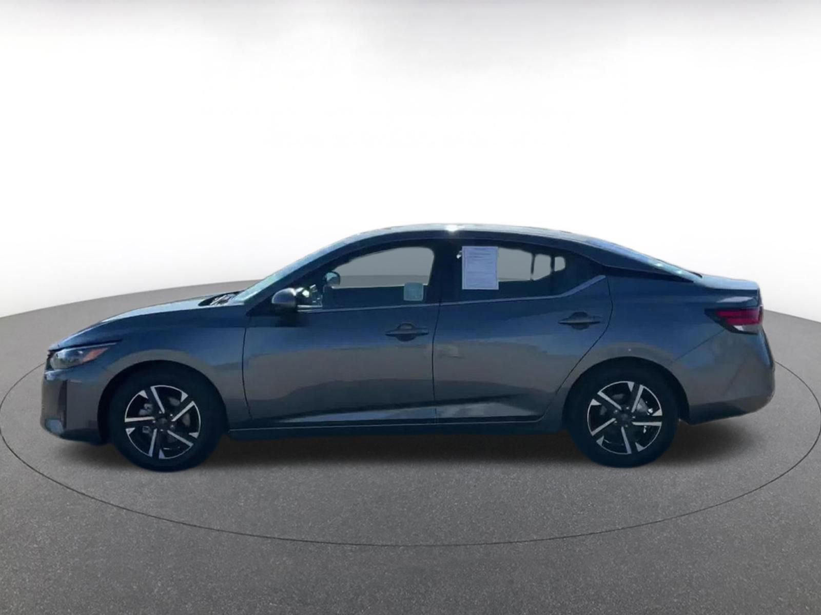 Used 2025 Nissan Sentra SV image 9