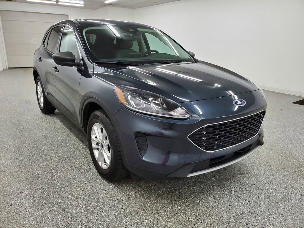 Used 2022 Ford Escape SE w/ Cold Weather Package AWD/4WD image 3