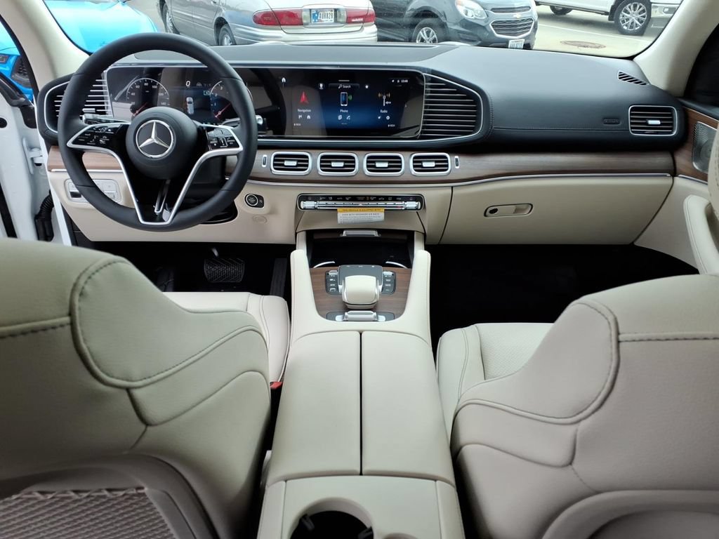 New 2026 Mercedes-Benz GLS 450 4MATIC image 28