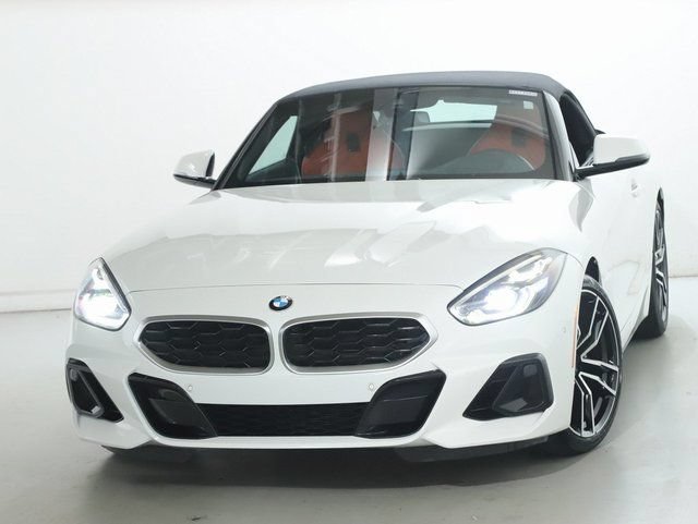 Certified 2023 BMW Z4 sDrive30i w/ Premium Package RWD image 3