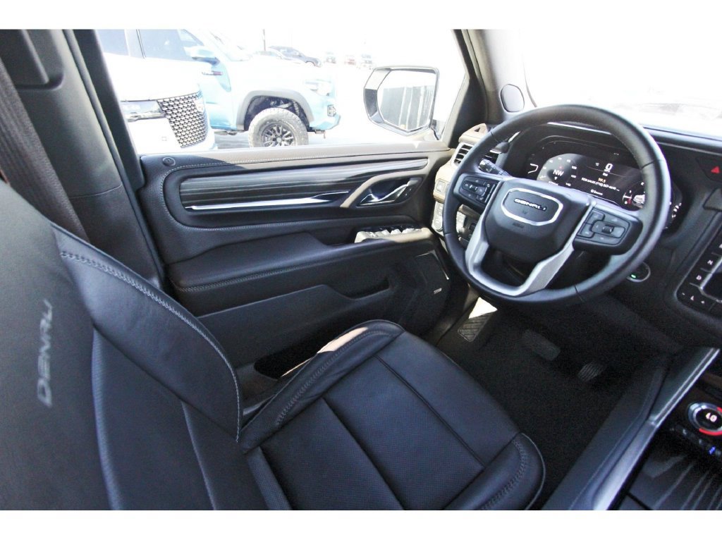 Used 2024 GMC Yukon Denali AWD/4WD image 8