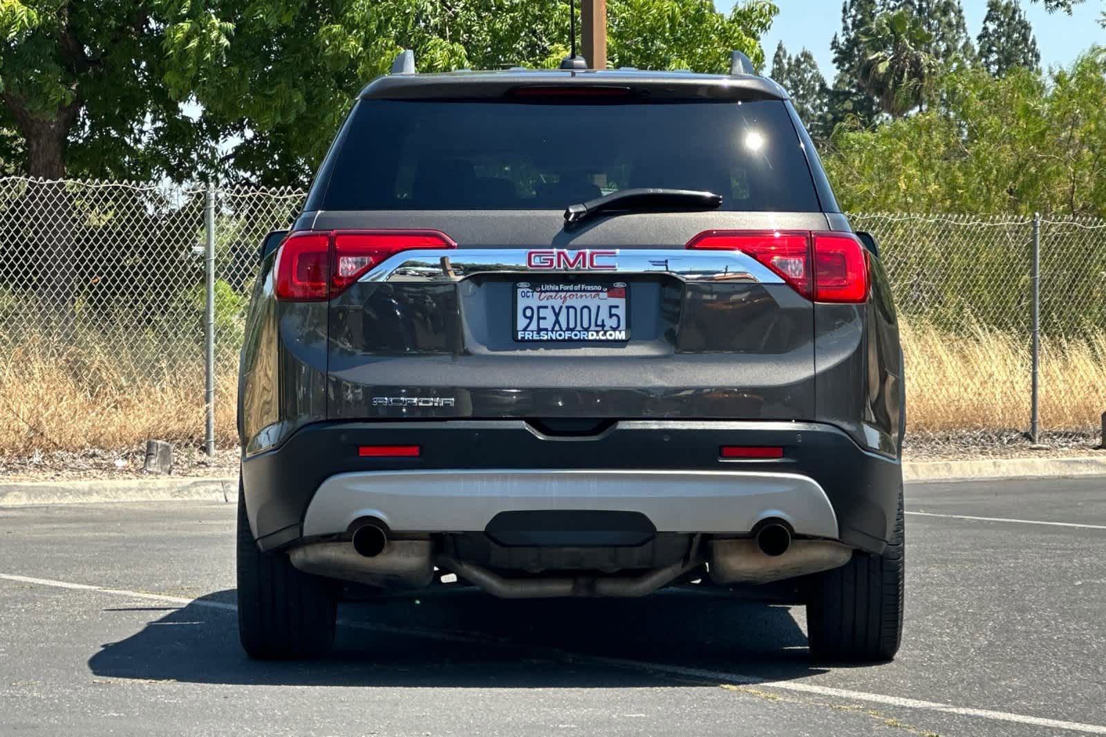 Used 2019 GMC Acadia SLT w/ LPO, Cargo Package FWD image 7