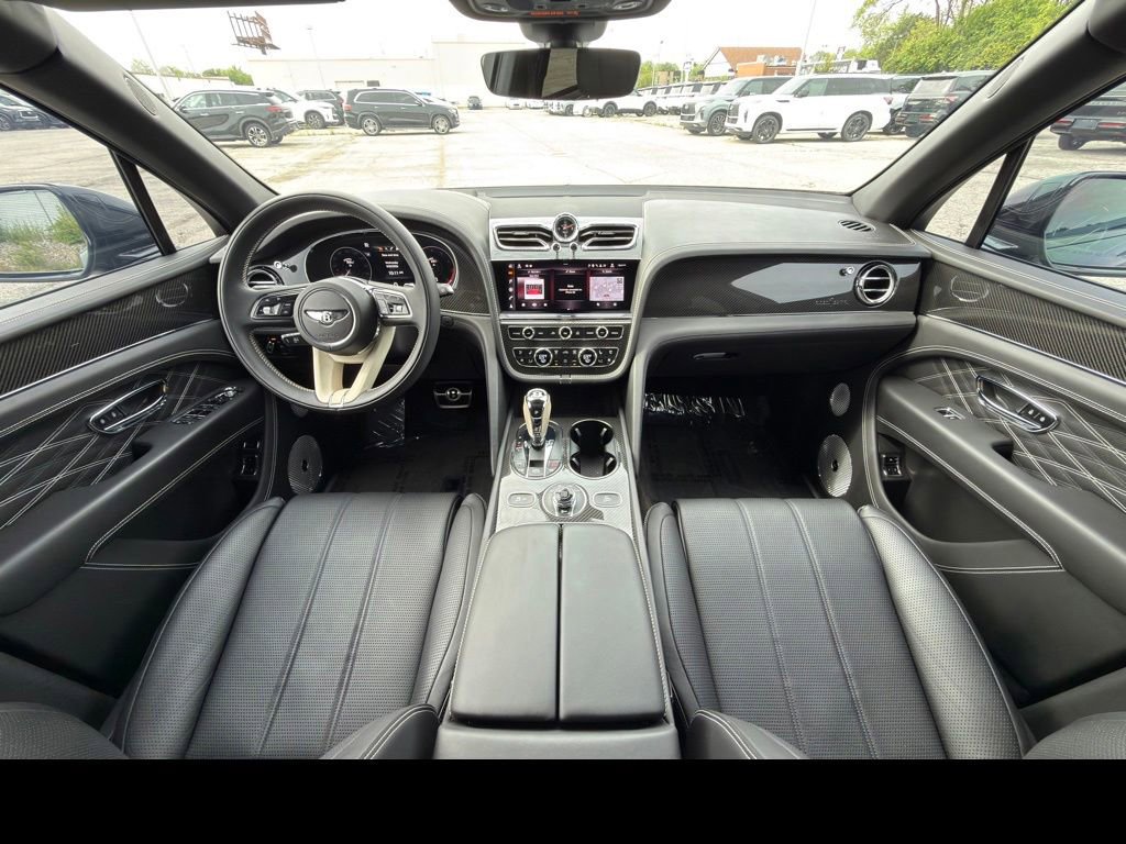 Used 2023 Bentley Bentayga Extended Wheelbase AWD/4WD image 16