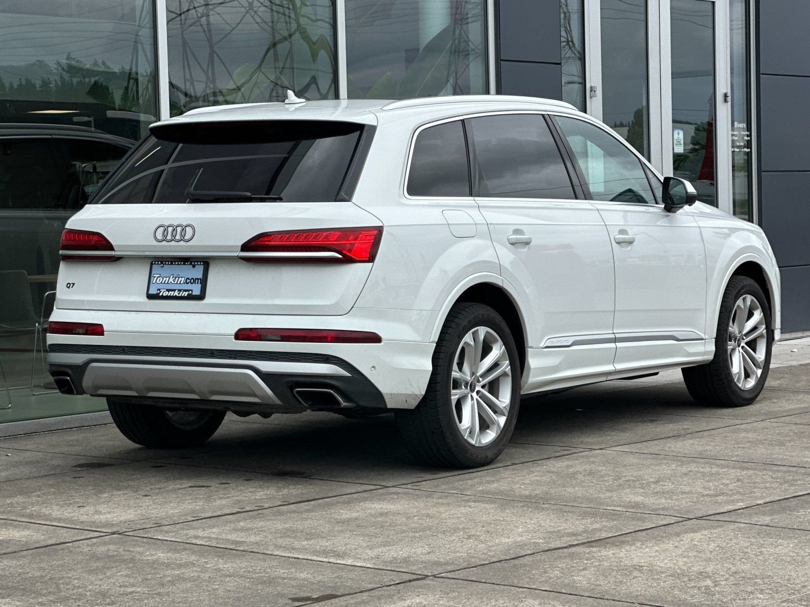 Used 2025 Audi Q7 3.0T Premium Plus AWD/4WD image 3