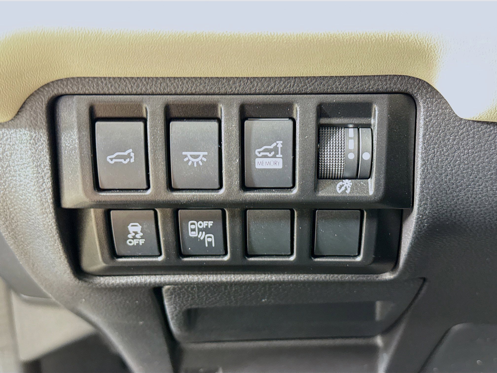 Used 2022 Subaru Ascent Limited image 9