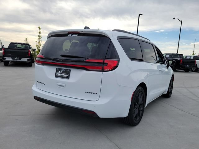Used 2025 Chrysler Pacifica Limited FWD image 5