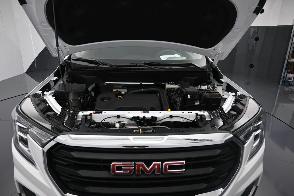 Used 2024 GMC Terrain SLE AWD/4WD image 26