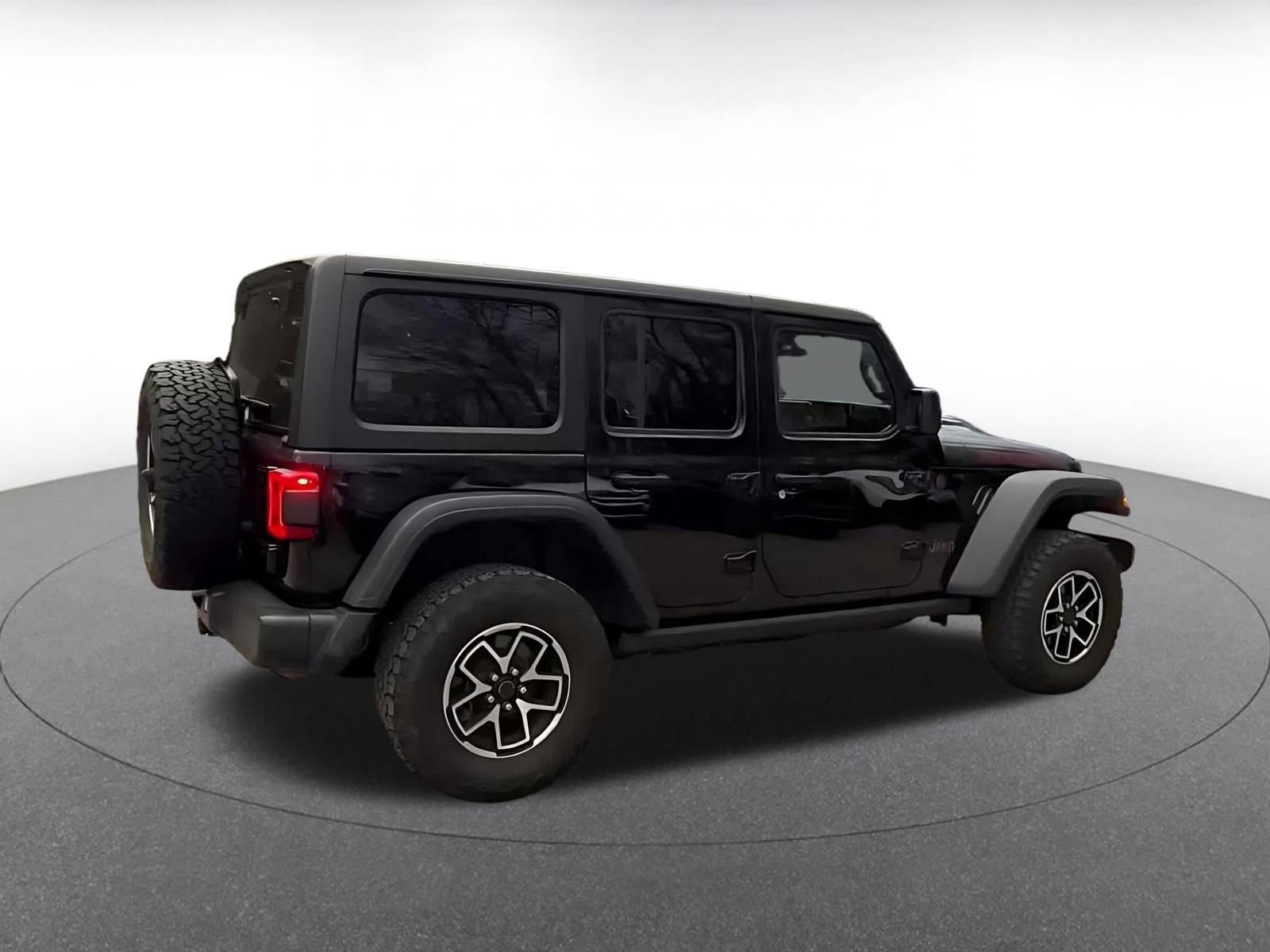 Used 2025 Jeep Wrangler Unlimited Rubicon AWD/4WD image 11