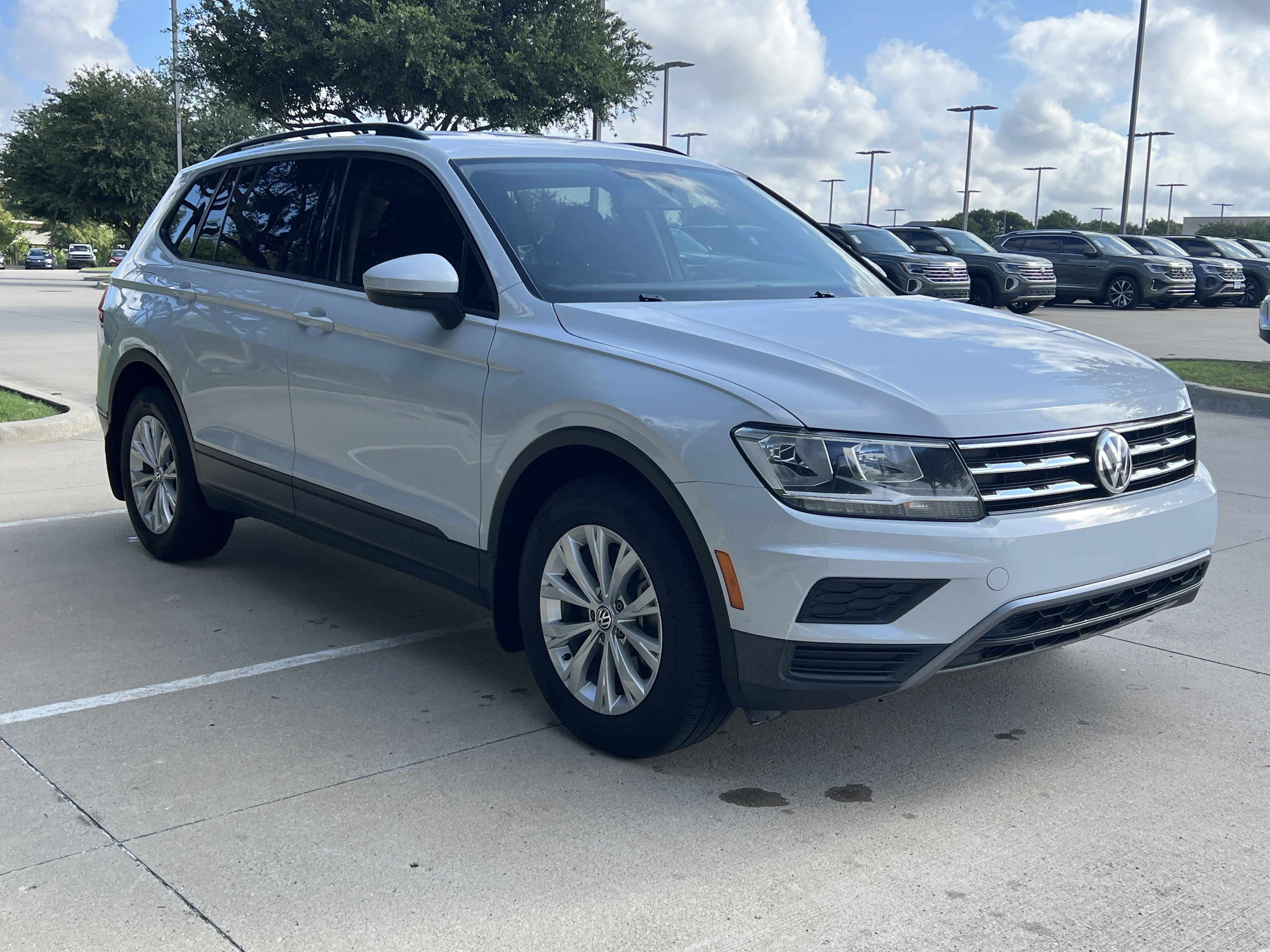 Used 2019 Volkswagen Tiguan S FWD image 2