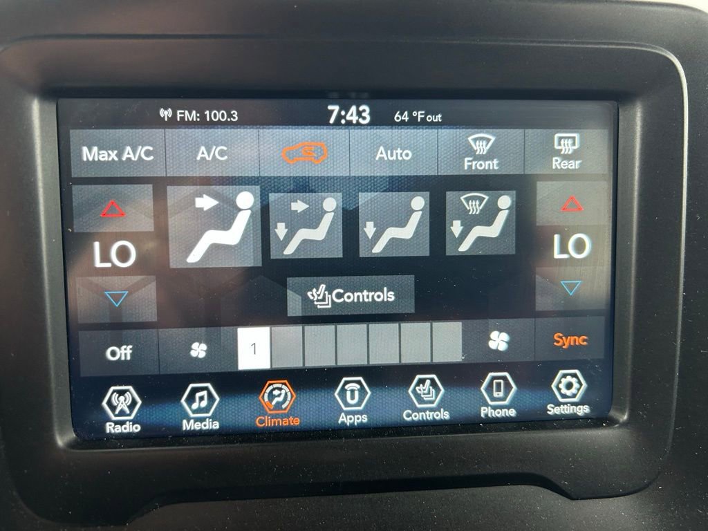 Used 2019 Jeep Renegade Altitude w/ Quick Order Package 2XM image 24