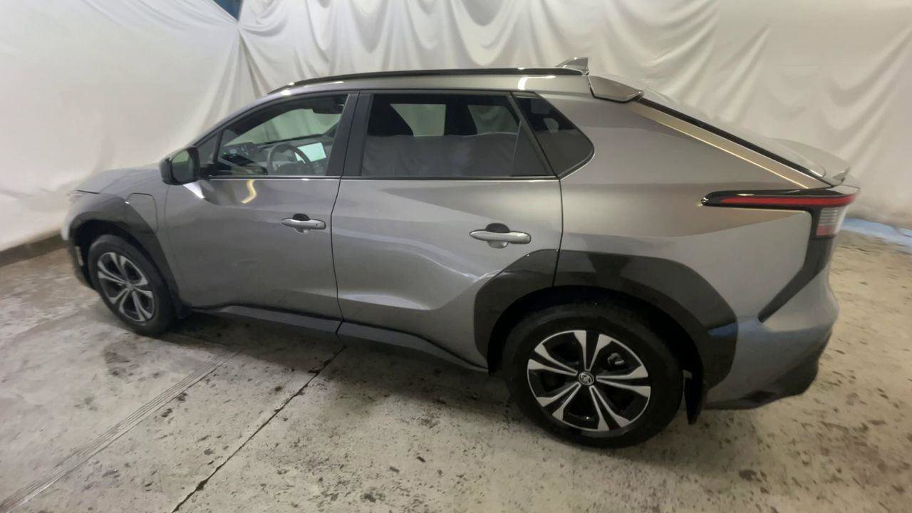 Used 2024 Toyota bZ4X XLE w/ Weather Package image 6