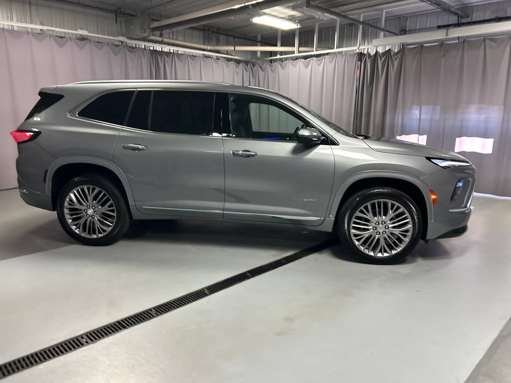 New 2027 Buick Enclave Avenir w/ LPO, Floor Liner Package FWD image 8