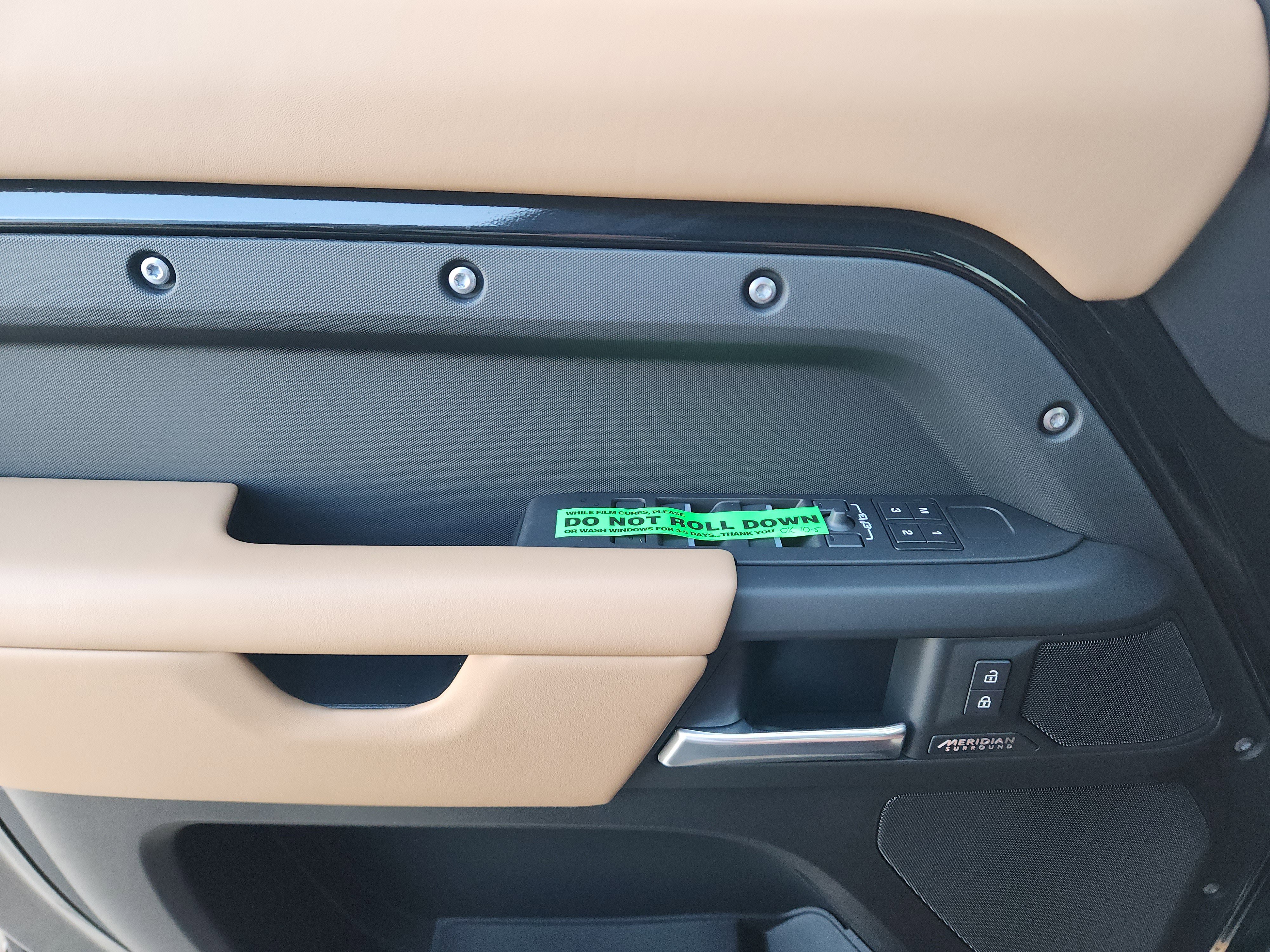 New 2026 Land Rover Defender 110 X-Dynamic SE image 22