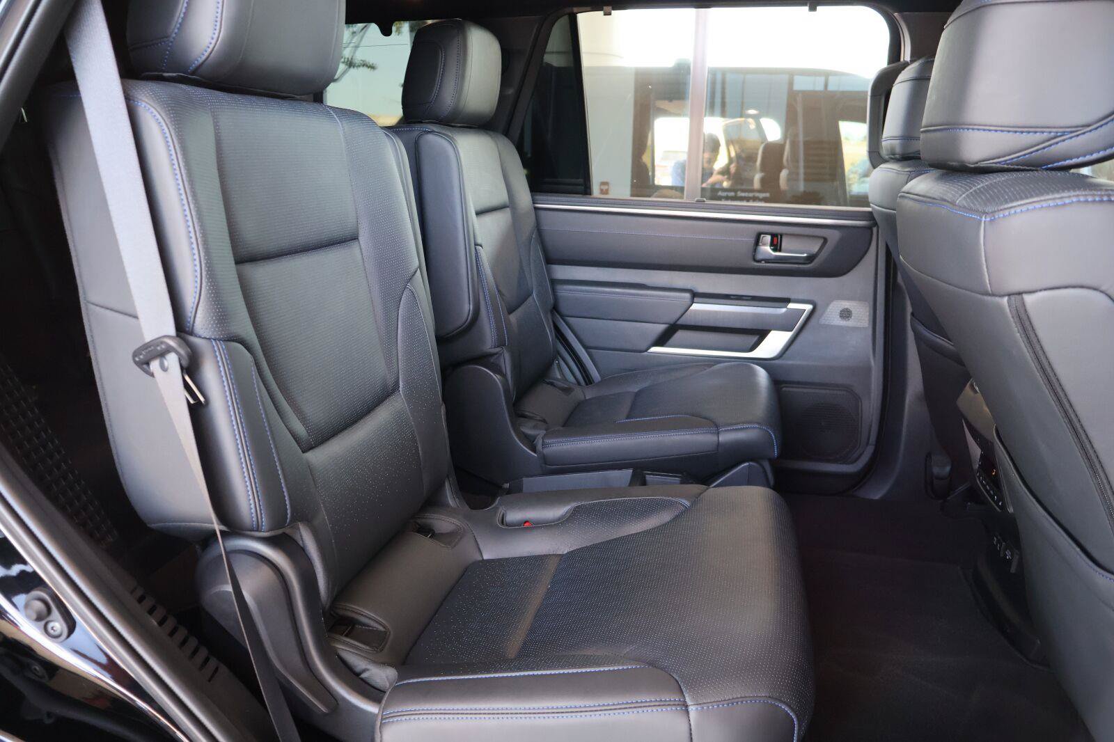 Used 2025 Toyota Sequoia Platinum AWD/4WD image 32