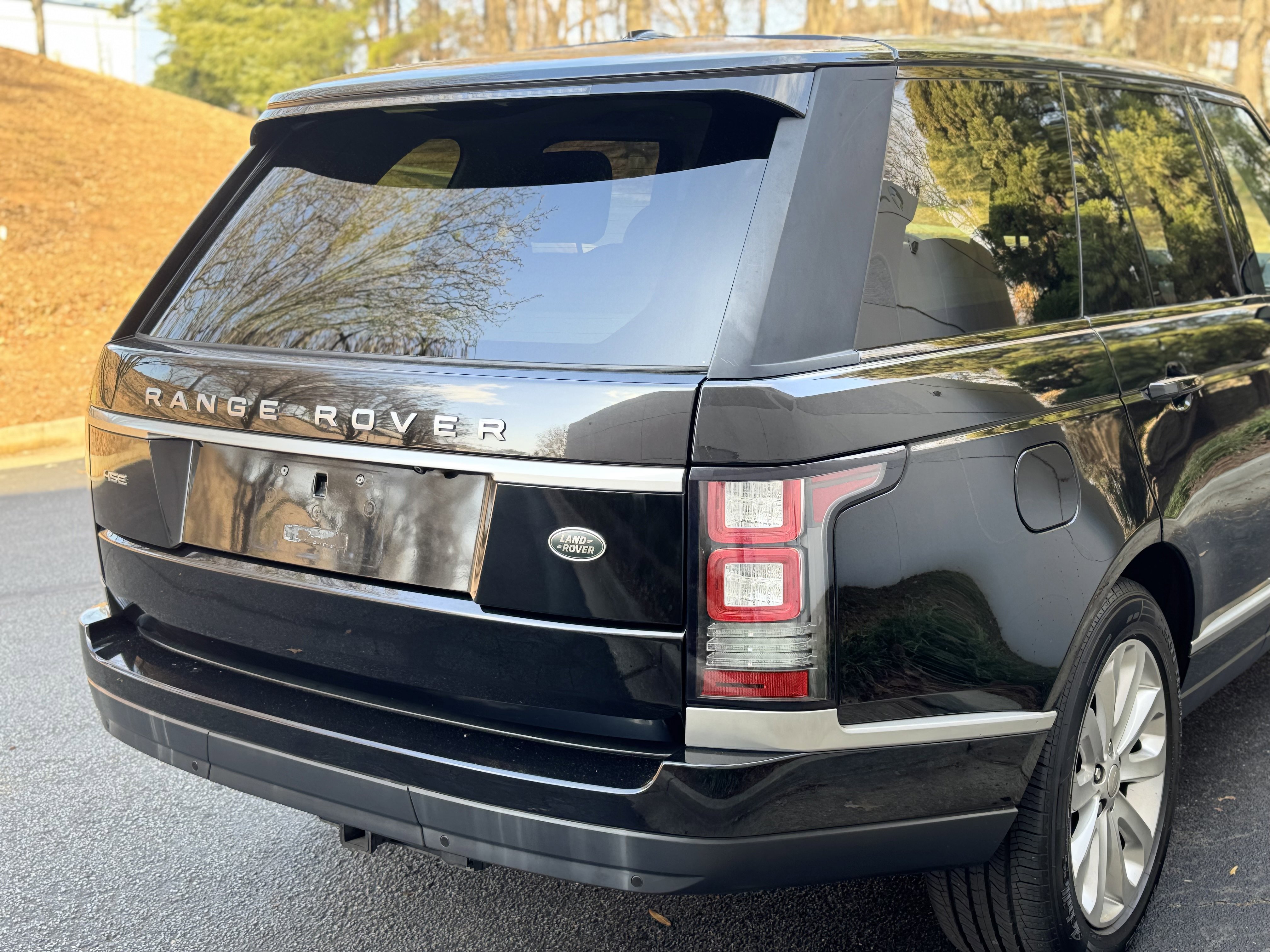 Used 2015 Land Rover Range Rover HSE image 33