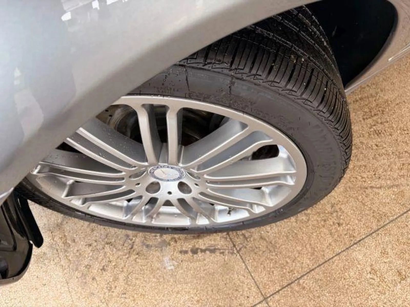 Used 2010 Mercedes-Benz CL 550 4MATIC image 32