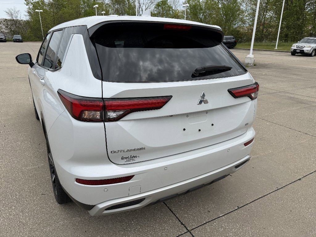 Used 2024 Mitsubishi Outlander SE AWD/4WD image 4