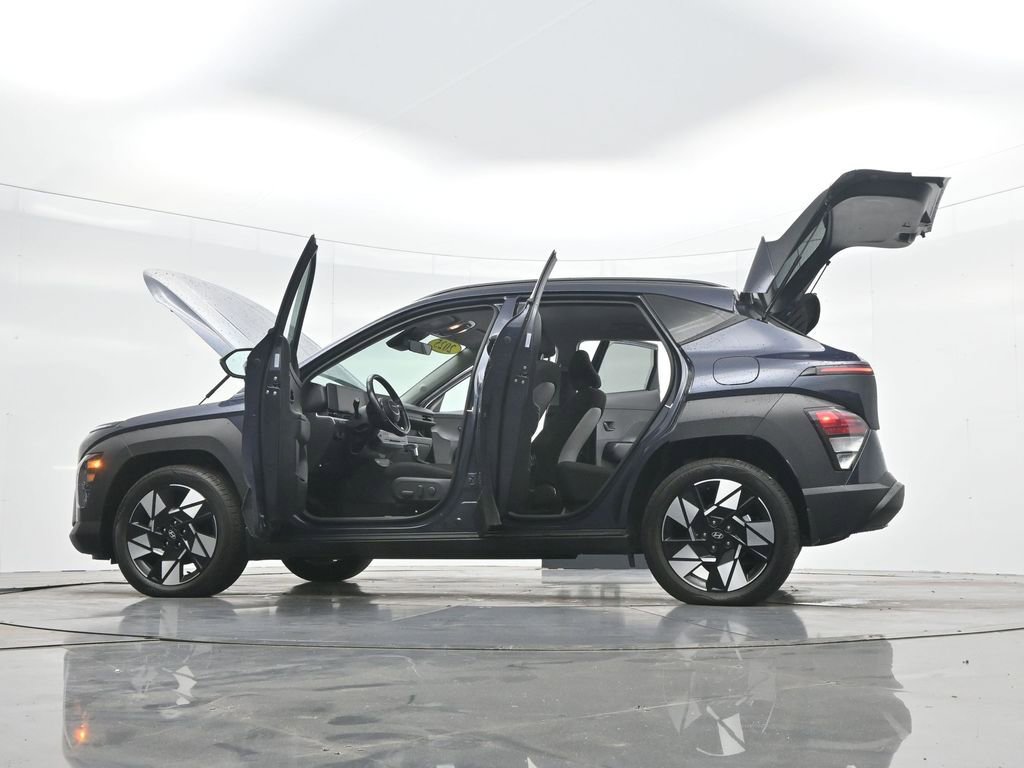 Used 2025 Hyundai Kona SEL FWD image 46