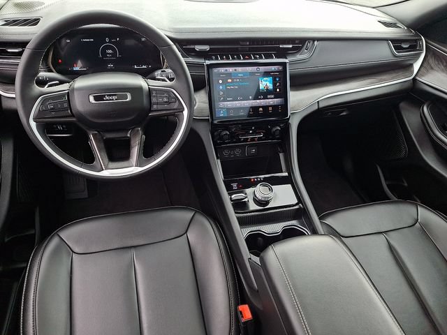Used 2024 Jeep Grand Cherokee L Limited AWD/4WD image 13