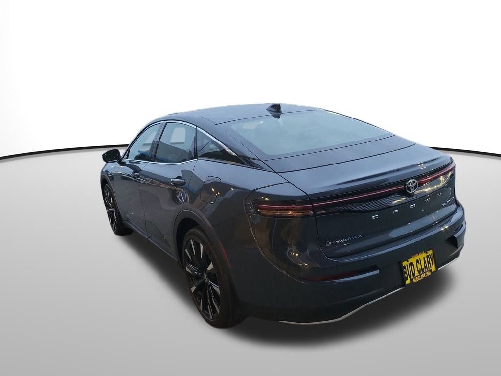 New 2026 Toyota Crown Platinum image 3